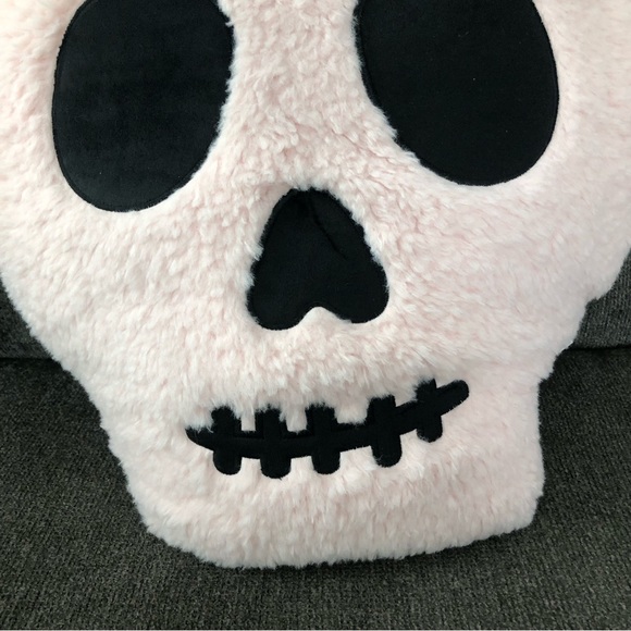 LAST DAY! Gramercy Studio Skull Halloween Pillow Pale PINK Head Shape Tiktok - Picture 2 of 4